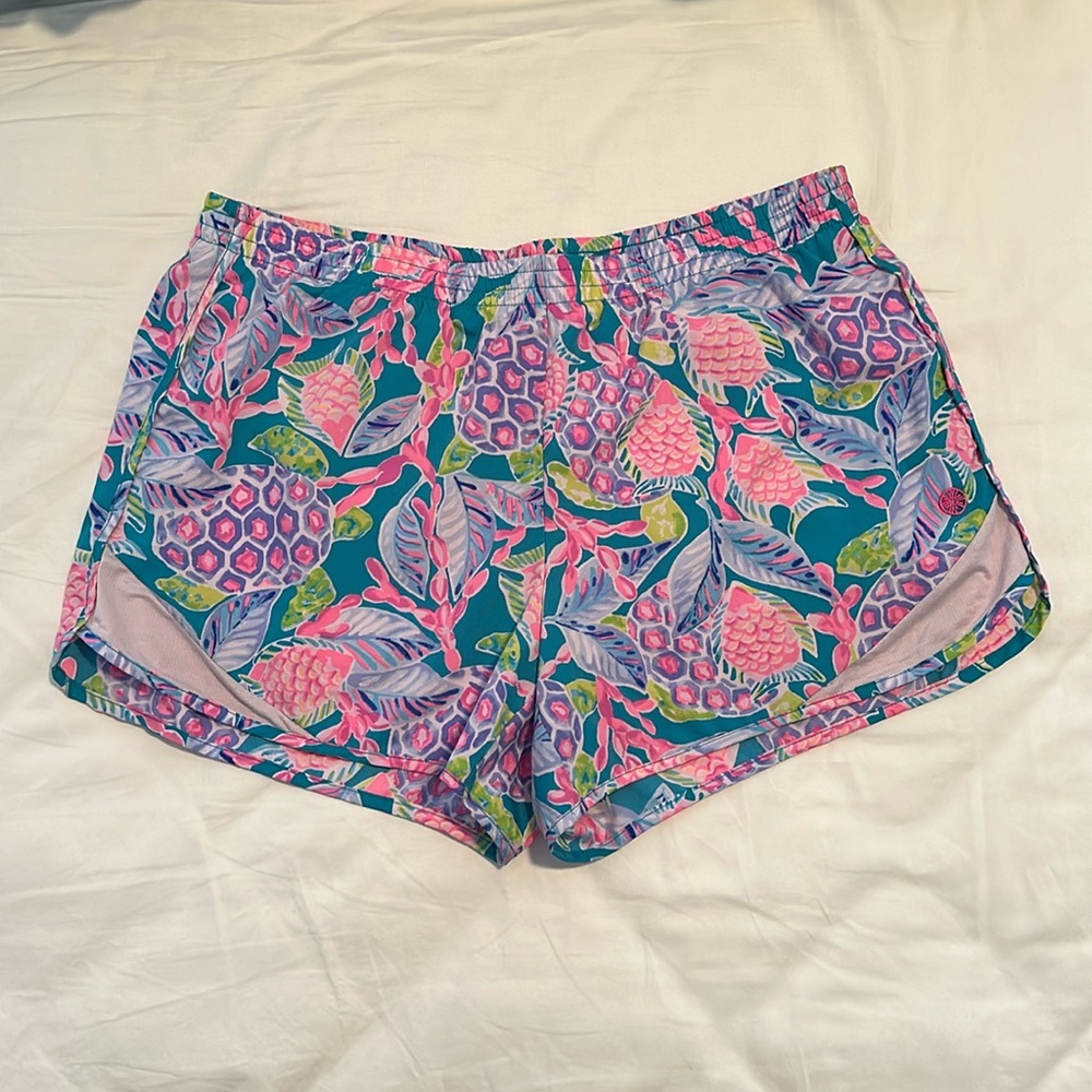 Lilly Pulitzer Maldive green turtle wave short
